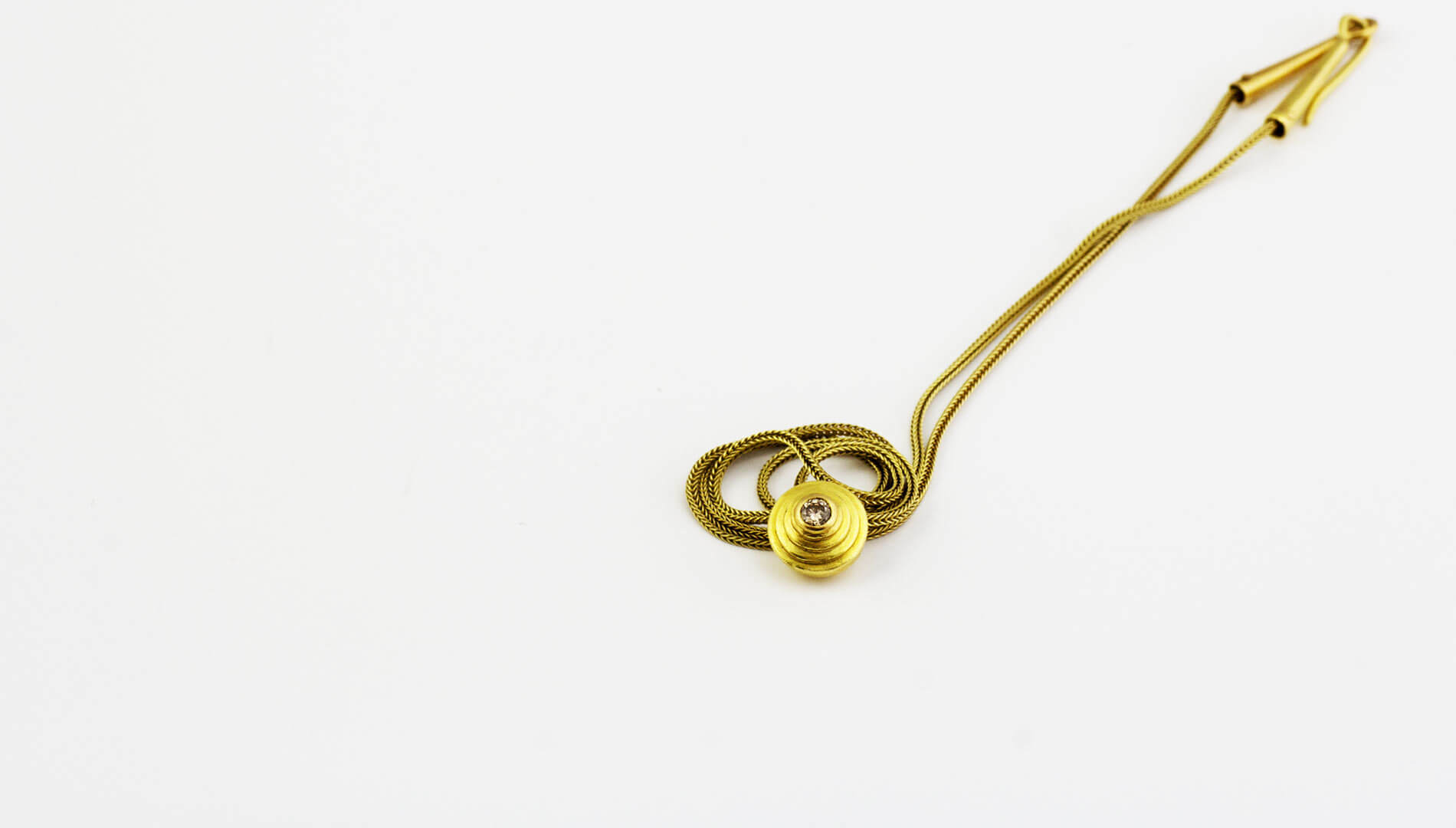Goldkette und Trauringe in Mainz